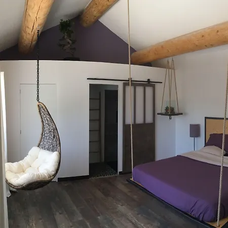 La Datcha Delicatessen Bed & Breakfast 4*
