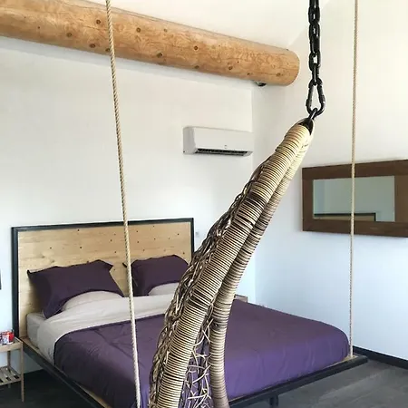 La Datcha Delicatessen Bed & Breakfast Tulette